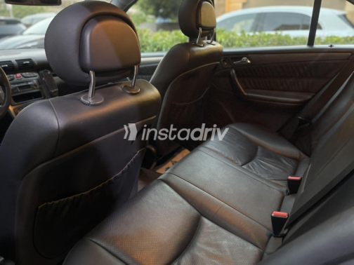 Mercedes C 240 2003 Silver Automatic Used for Sale in Cairo - 10