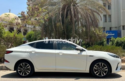 جاك J7 2023 أبيض أوتوماتيك مستعملة للبيع في مصر الجديدة - 4