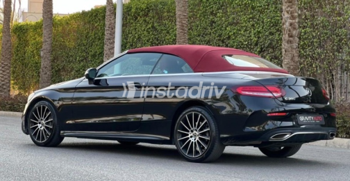 Mercedes C 300 2020 Black Automatic Used for Sale in Sheikh Zayed City - 1