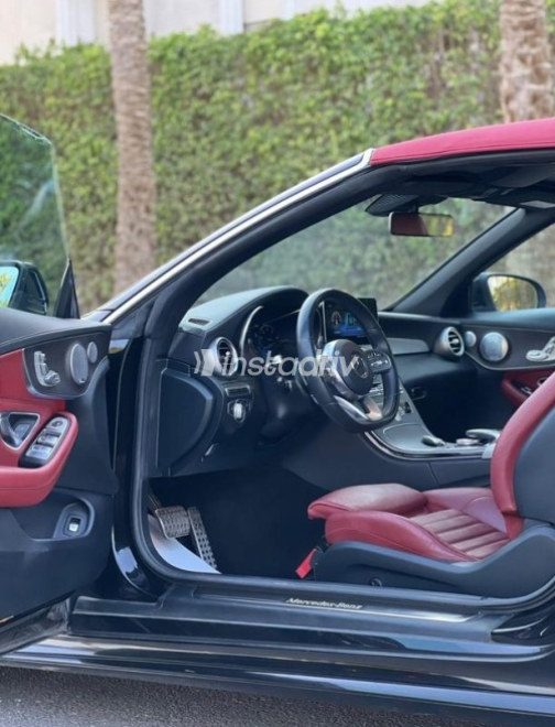 Mercedes C 300 2020 Black Automatic Used for Sale in Sheikh Zayed City - 5