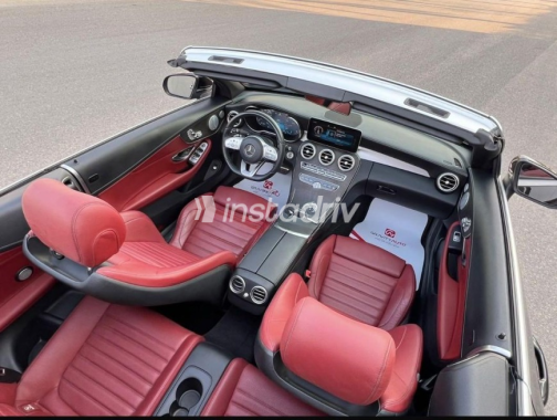 Mercedes C 300 2020 Black Automatic Used for Sale in Sheikh Zayed City - 7