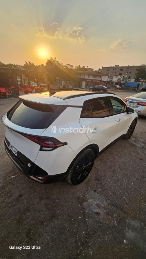 كيا سبورتاج 2024 أبيض أوتوماتيك مستعملة للبيع في مدينه السلام - 2