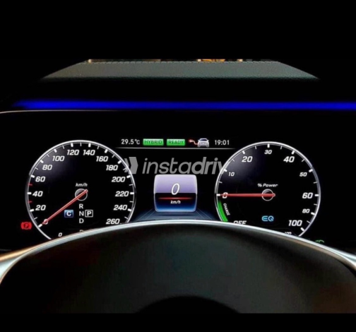 Mercedes E 350 2018 Gray Automatic Used for Sale in Nasr city - 4