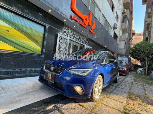 سيات ابيزا 2021 أزرق غامق أوتوماتيك مستعملة للبيع في الإسماعيلية - 1