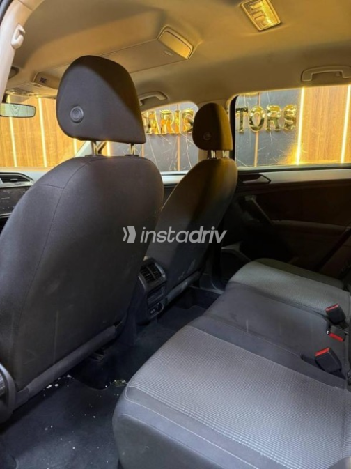 Volkswagen Tiguan 2024 Dark Blue Automatic Used for Sale in Nasr city - 10