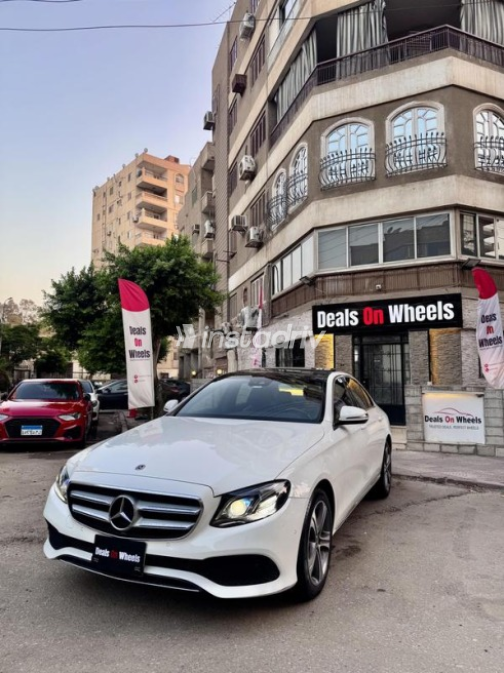 Mercedes E 200 2020 White Automatic Used for Sale in Heliopolis - 2