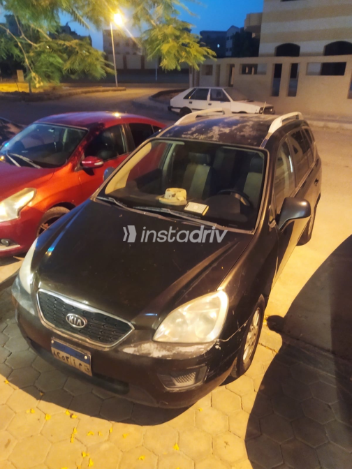 Kia Carens 2013 Dark Gray Automatic Used for Sale in Qalyubia - 3
