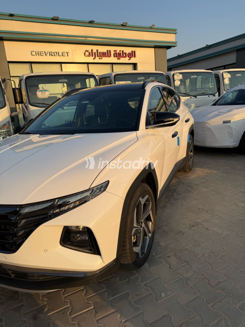 Hyundai Tucson 2024 White Automatic Used for Sale in Nasr city - 3