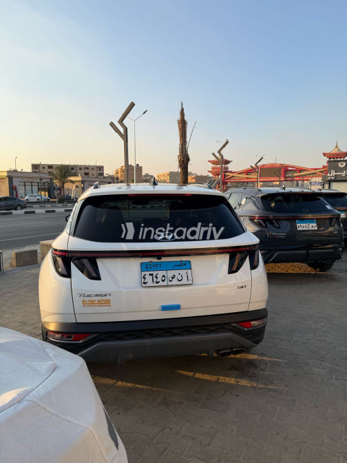 Hyundai Tucson 2024 White Automatic Used for Sale in Nasr city - 7