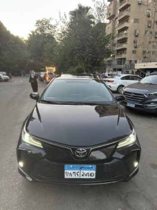 تويوتا كورولا 2024 أسود أوتوماتيك مستعملة للبيع في المهندسين