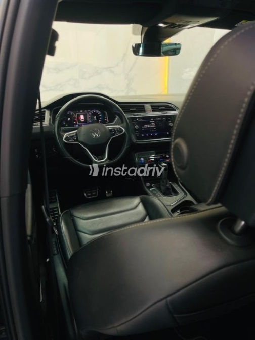 Volkswagen Tiguan 2024 Dark Blue Automatic Used for Sale in Alexandria - 8