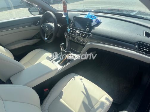 هوندا أكورد 2020 أبيض أوتوماتيك مستعملة للبيع في مرسى مطروح - 3