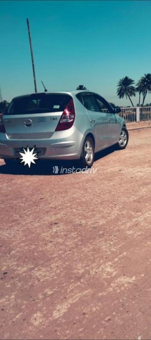 Hyundai I30 2009 Silver Automatic Used for Sale in Cairo - 2
