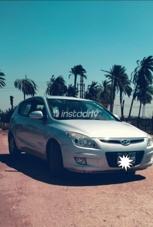 Hyundai I30 2009 Silver Automatic Used for Sale in Cairo - 3