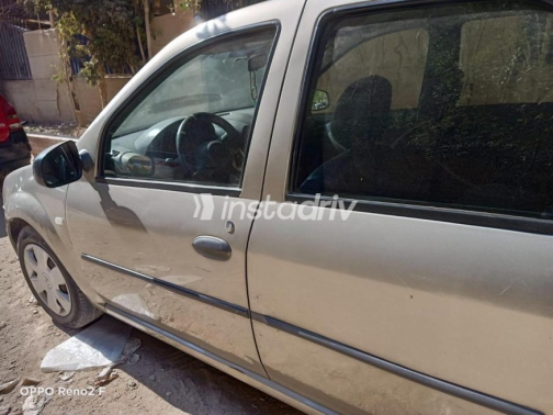 Renault Logan 2012 Gold Manual Used for Sale in Pyramids Gardens - 5