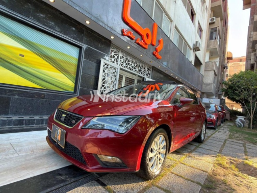 سيات ليون 2015 أحمر أوتوماتيك مستعملة للبيع في الإسماعيلية - 1