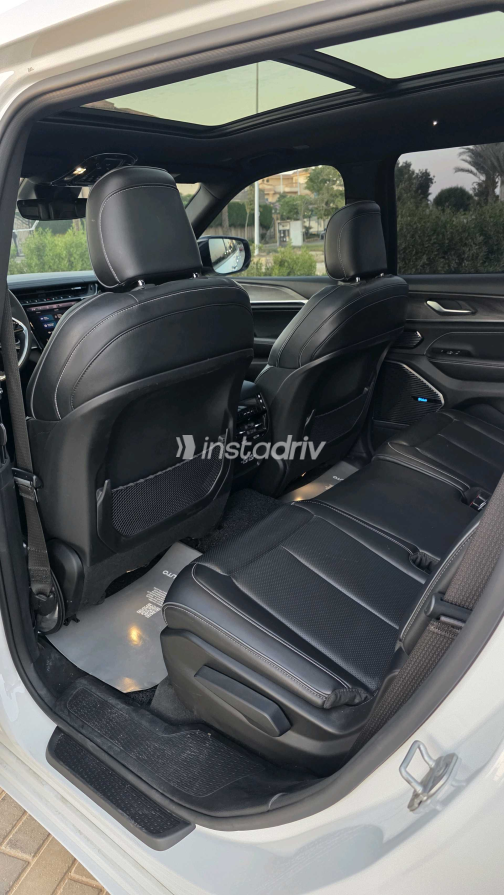 Jeep Grand Cherokee 2022 White Automatic Used for Sale in Giza - 2