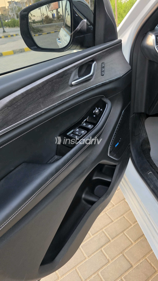 Jeep Grand Cherokee 2022 White Automatic Used for Sale in Giza - 3