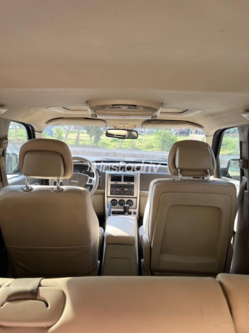 Jeep Cherokee 2010 Black Automatic Used for Sale in 6 October - 2