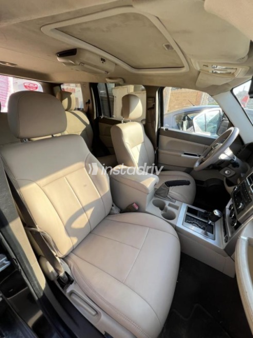 Jeep Cherokee 2010 Black Automatic Used for Sale in 6 October - 3
