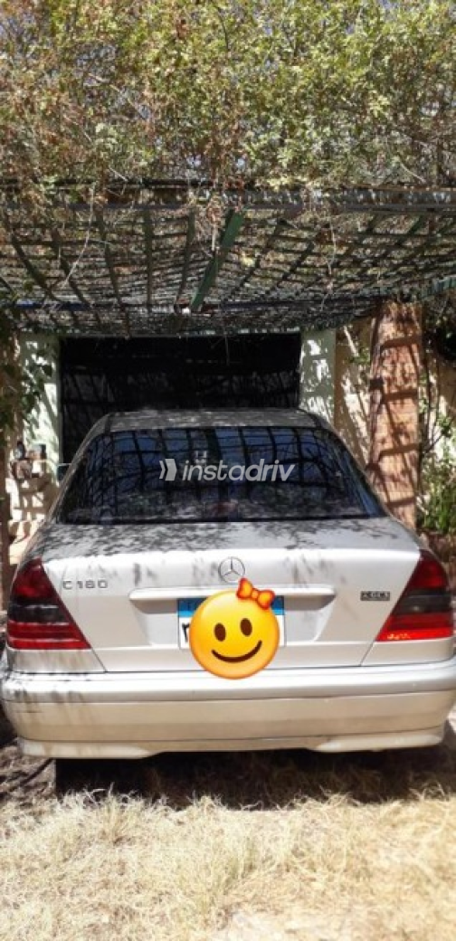 Mercedes 180 1999 Silver Automatic Used for Sale in Helwan - 9