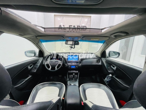 Hyundai IX 35 2015 Silver Automatic Used for Sale in Alexandria - 9