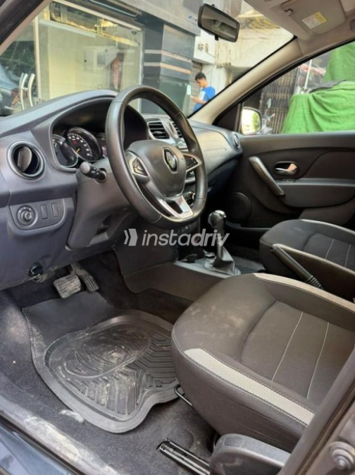 Renault Sandero Step Way 2023 Gray Automatic Used for Sale in Heliopolis - 3