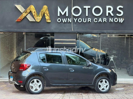 Renault Sandero Step Way 2023 Gray Automatic Used for Sale in Heliopolis - 4