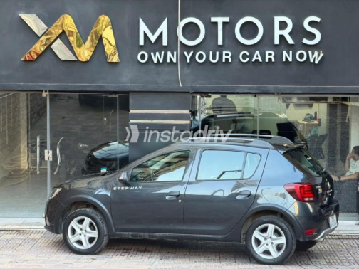 Renault Sandero Step Way 2023 Gray Automatic Used for Sale in Heliopolis - 5