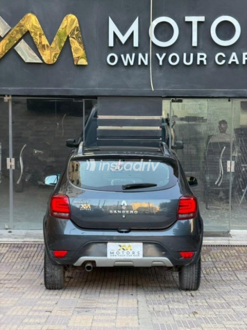 Renault Sandero Step Way 2023 Gray Automatic Used for Sale in Heliopolis - 6