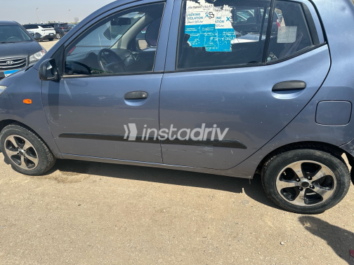 هيونداي I10 2017 أزرق أوتوماتيك مستعملة للبيع في الجيزة - 1