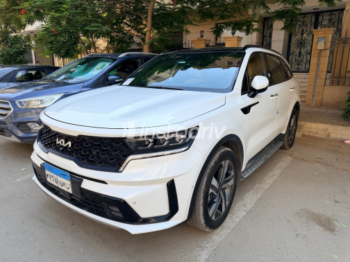 Kia Sorento 2022 White Automatic Used for Sale in Cairo - 8