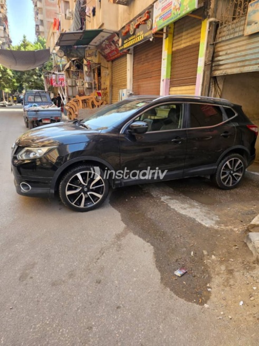 Nissan Qashqai 2017 Black Automatic Used for Sale in Hadayeq El Zeitoun - 2