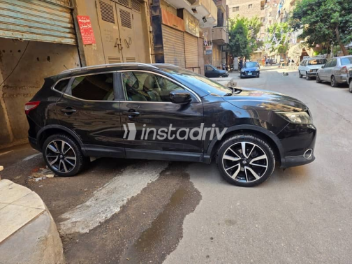 Nissan Qashqai 2017 Black Automatic Used for Sale in Hadayeq El Zeitoun - 3