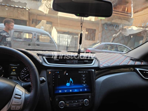 Nissan Qashqai 2017 Black Automatic Used for Sale in Hadayeq El Zeitoun - 6