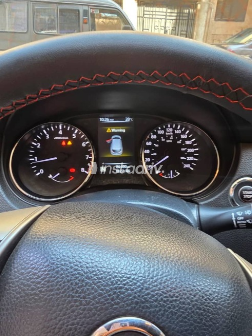 Nissan Qashqai 2017 Black Automatic Used for Sale in Hadayeq El Zeitoun - 7