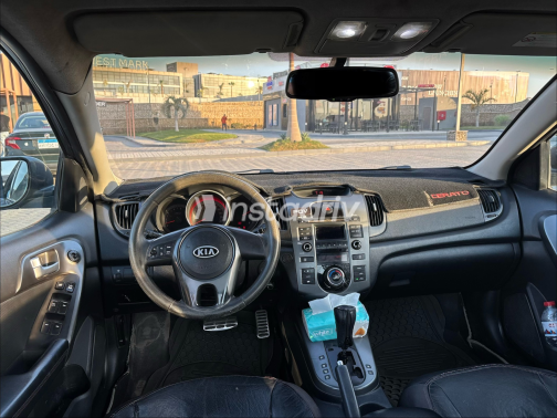 Kia Cerato 2011 Bronze Automatic Used for Sale in Giza - 3