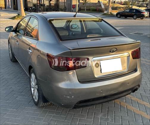 Kia Cerato 2011 Bronze Automatic Used for Sale in Giza - 6