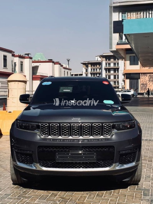Jeep Grand Cherokee 2023 Gray Automatic Used for Sale in Cairo - 2