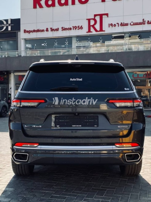 Jeep Grand Cherokee 2023 Gray Automatic Used for Sale in Cairo - 3