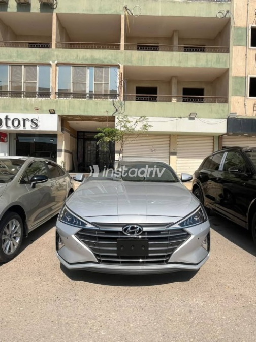 Hyundai Elantra 2027 Silver Automatic New for Sale in Cairo - 2