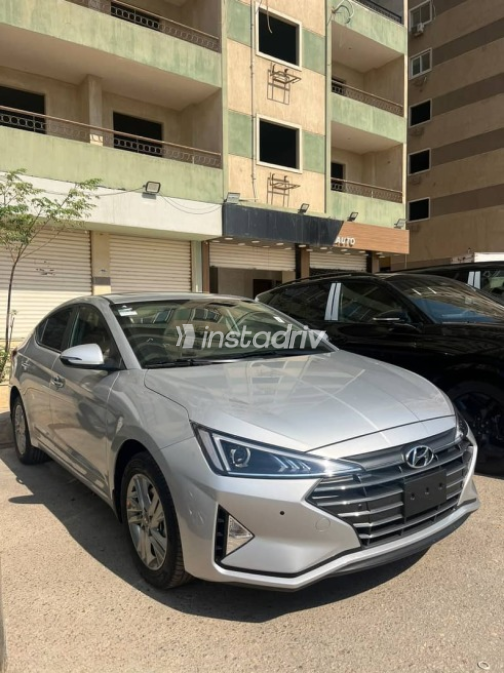 Hyundai Elantra 2027 Silver Automatic New for Sale in Cairo - 6