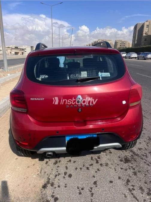 Renault Sandero Step Way 2019 Burgundy Automatic Used for Sale in Cairo - 4
