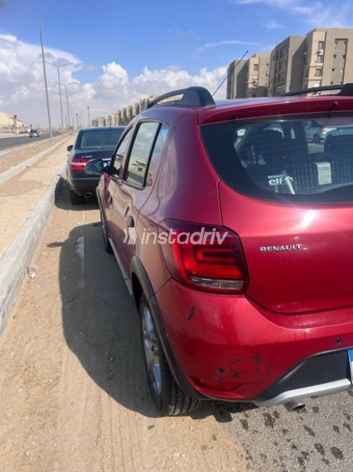 Renault Sandero Step Way 2019 Burgundy Automatic Used for Sale in Cairo - 6