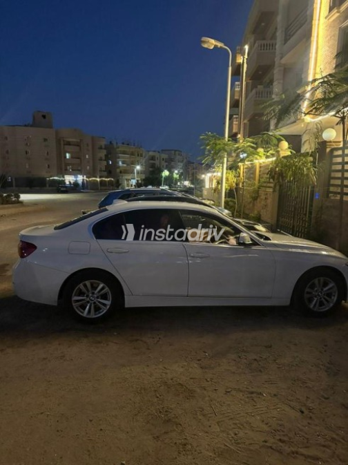 BMW 318 2016 White Automatic Used for Sale in Cairo - 3