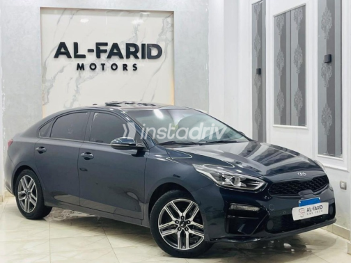 Kia Cerato 2019 Black Automatic Used for Sale in Greater Cairo ( Cairo + Giza) - 5