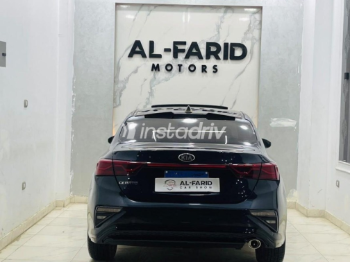 Kia Cerato 2019 Black Automatic Used for Sale in Greater Cairo ( Cairo + Giza) - 9