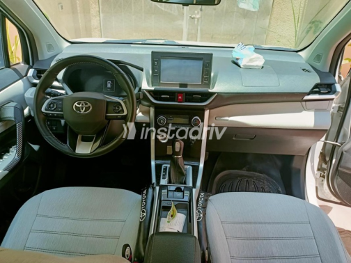 Toyota Veloz 2023 White Automatic Used for Sale in Giza - 3