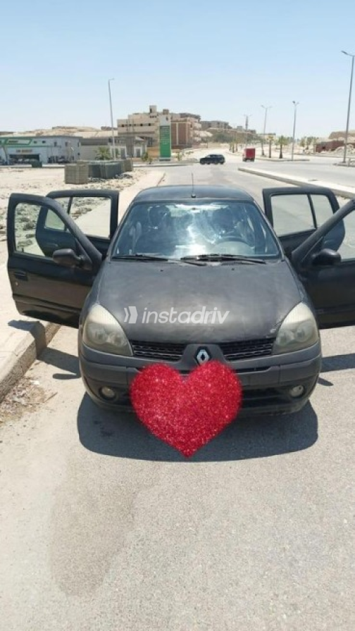 Renault Clio 2002 Black Manual Used for Sale in Cairo - 1
