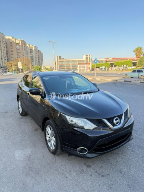 Nissan Qashqai 2017 Black Automatic Used for Sale in Heliopolis - 2